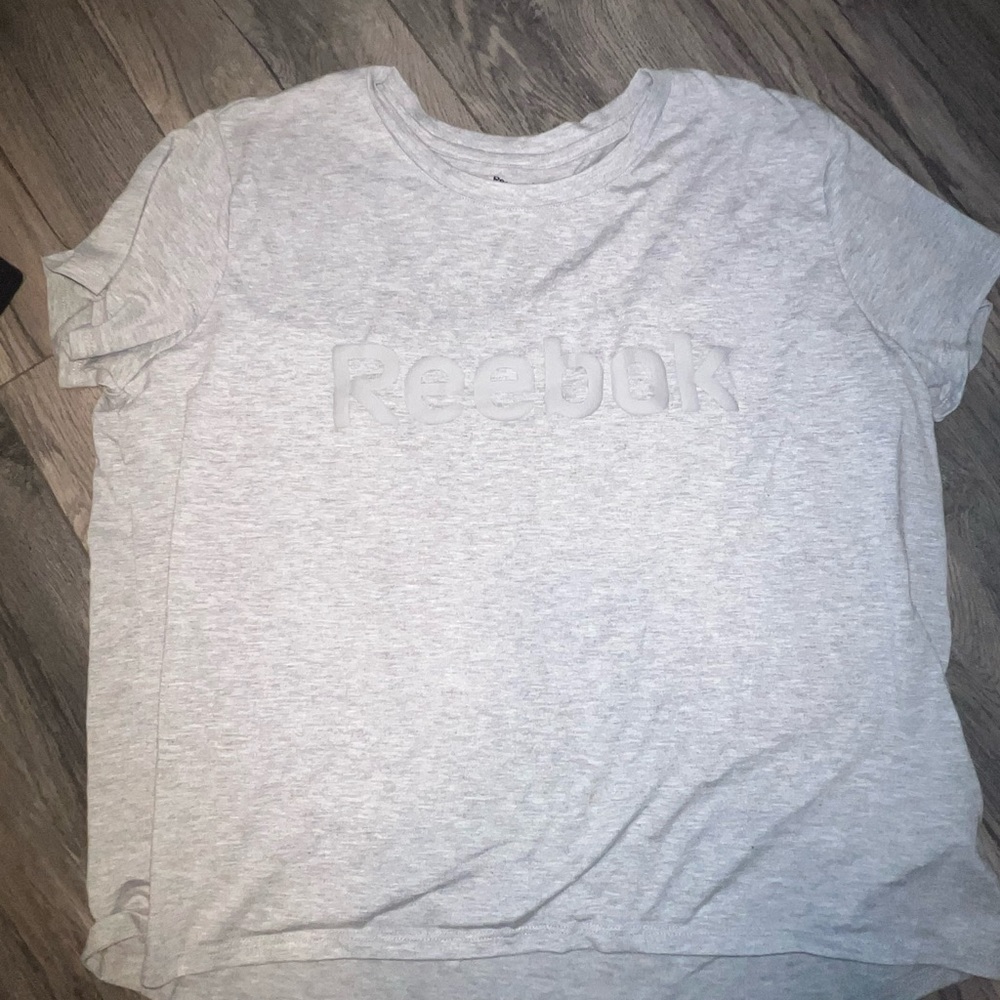 🍁🍂6 FOR $10!! 🍂🍁 Reebok logo tee - Picture 2 of 4